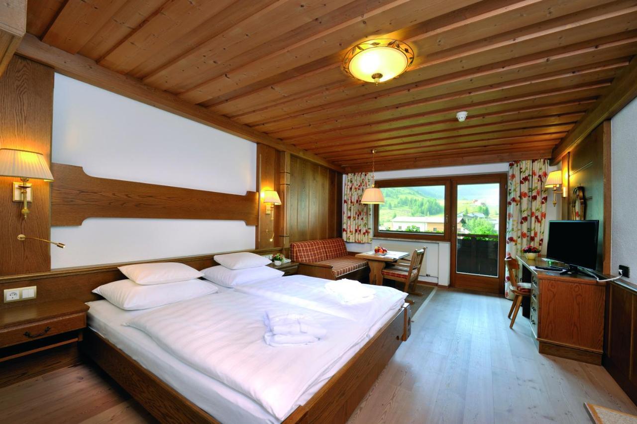 Alpenhotel Tirol Galtuer Exterior photo